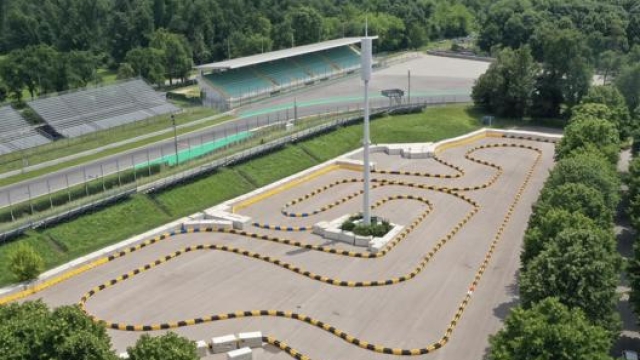 La pista per kart quattro tempi, monomarcia, misura poco meno di 500 metri