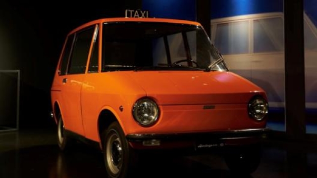 Il taxi era di colore arancione per essere facilmente riconoscibile