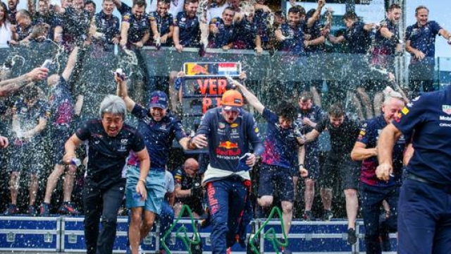 I festeggiamenti del team Red Bull dopo la vittoria al Red Bull Ring del GP di Stiria 2021