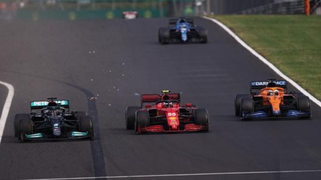 Hamilton sorpassa Sainz e Ricciardo. Getty
