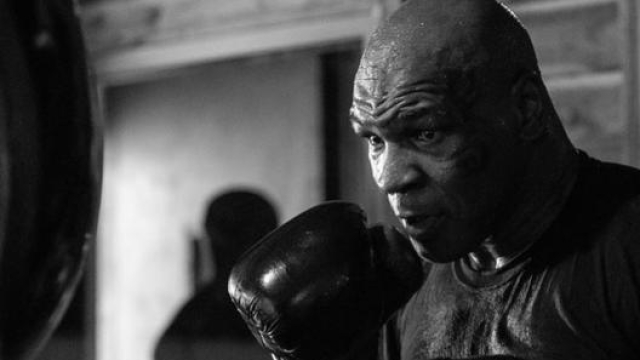 Mike Tyson, 55 anni, non smette di allenarsi con grande passione, come ai tempi in cui era il re dei pesi massimi (foto @miketyson)