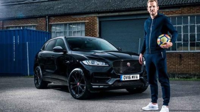 Harry Kane e la Jaguar F-Pace