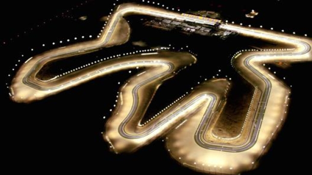 Il circuito di Losail illuminato per una gara del Motomondiale