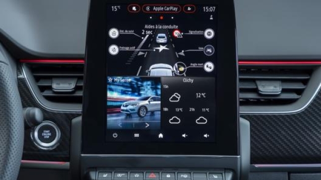 Il sistema multimediale Easy Link include navigatore con aggiornamenti Ota, radio Dab, compatibilità con Android Auto ed Apple Carplay e bluetooth