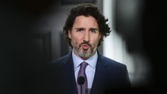 Il primo ministro canadese, Justin Trudeau, ha annunciato il divieto di vendita di auto Ice nel Paese dal 2035. LaPresse