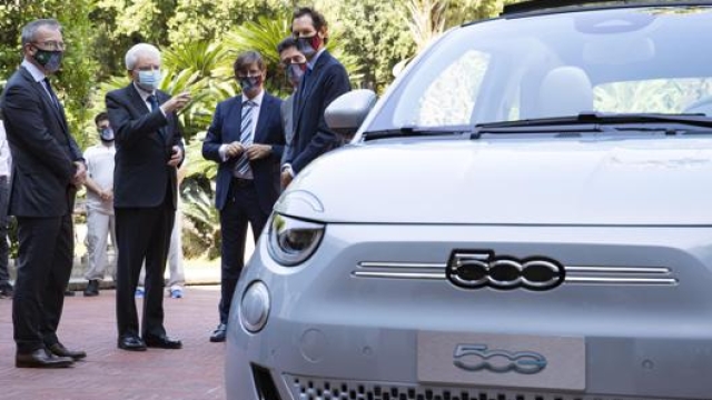 La Fiat 500 elettrica presentata a Sergio Mattarella lo scorso 3 luglio. Ansa