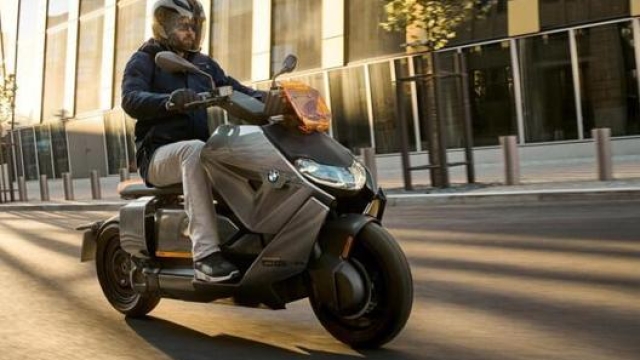 Il CE 04, maxi scooter elettrico recentemente presentato da Bmw