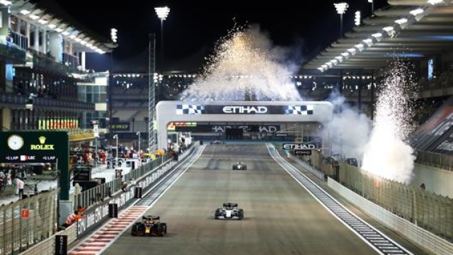 Il rettilineo del circuito Yas Marina di Abu Dhabi che ospiterà l'ultima gara del campionato del mondo di F1 2021