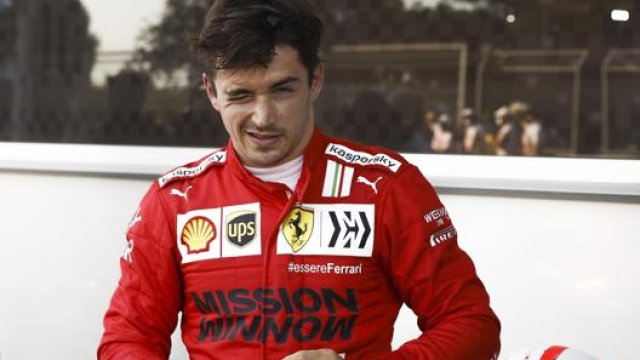Charles Leclerc in pole a Baku con la Ferrari. Epa