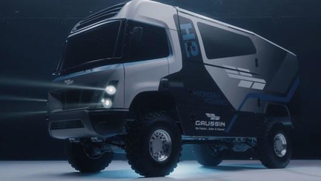 H2 Racing Truck, il primo camion da corsa ad alte prestazioni elettrico ad idrogeno disegnato da Pininfarina