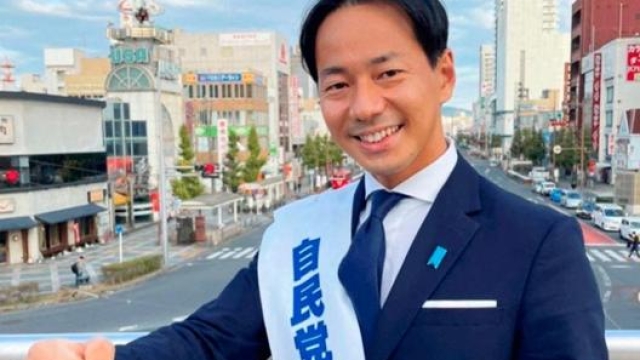 Sakon Yamamoto, ex F1 e di 39 anni, è entrato in Parlamento dopo le elezioni di fine ottobre in Giappone