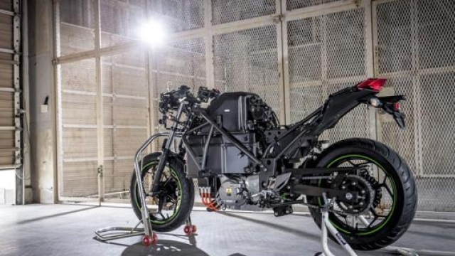 Il prototipo di moto elettrica di Kawasaki