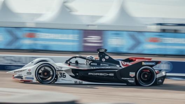 La monoposto elettriche di Porsche nel Mondiale Formula E durante l’E-prix di Berlino 2021