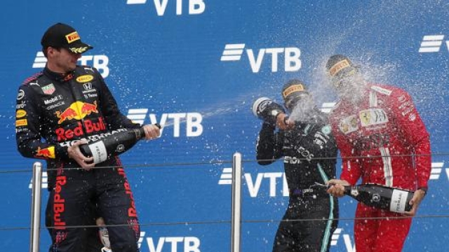 il podio di Sochi con Lewis Hamilton, Max Verstappen e Carlos Sainz  Getty