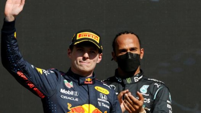 Max Verstappen e Lewis Hamilton. Epa