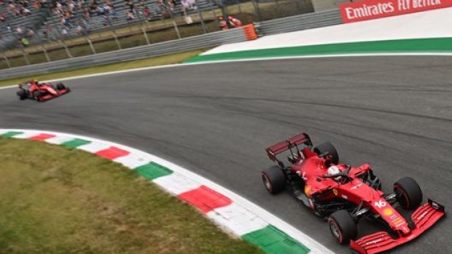 Le Ferrari in azione a Monza. Afp