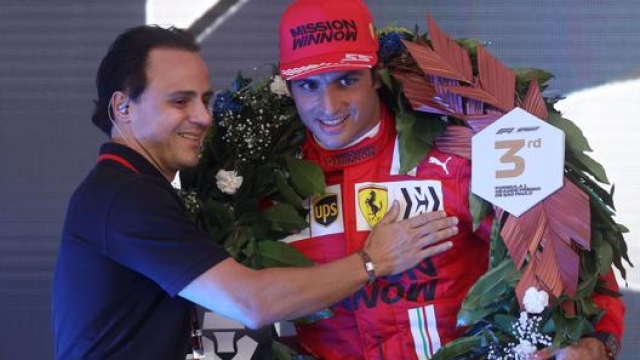 Felipe Massa con Carlos Sainz sul podio del Brasile