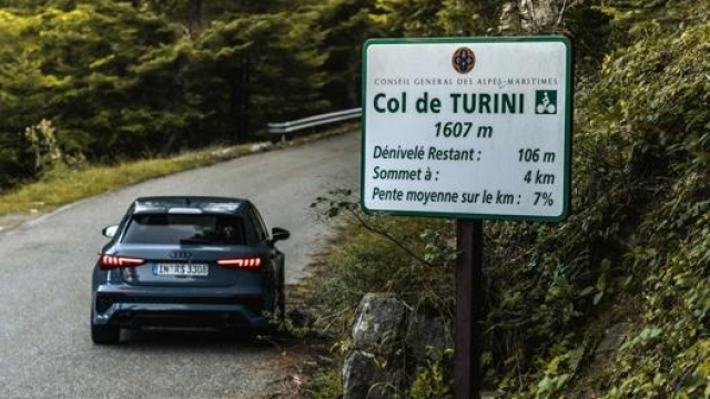 Il prezzo di Audi RS3 Sportback parte da 60.900 euro