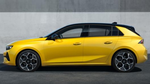 La nuova Opel Astra cambia nelle dimensioni per migliorare il comfort di tutti i passeggeri