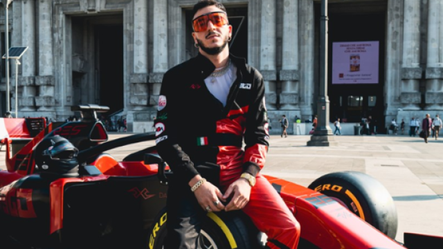 Con la sua vettura da F1, R3TO ha girato Milano per le riprese del video