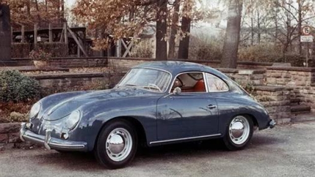 La Porsche 356 A  prodotta dal 1956 al 1957