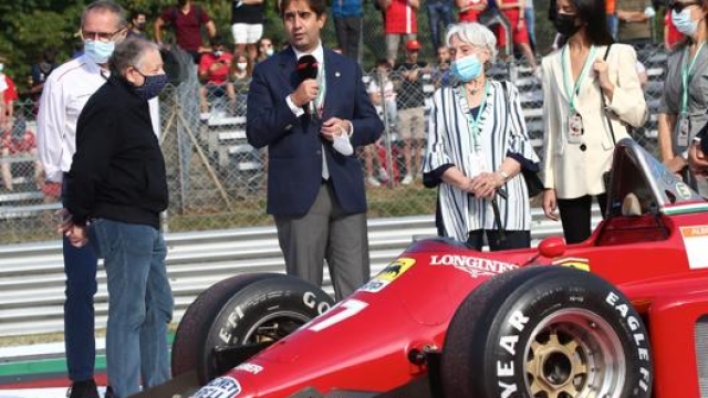 Jean Todt (alle sue spalle Stefano Domenicali) alla cerimonia per Michele Alboreto a Monza. Mianews