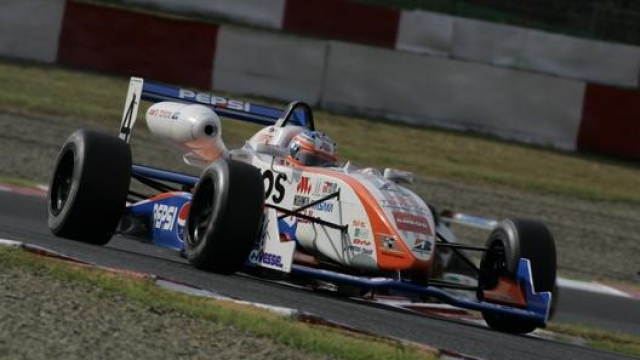 Quintarelli nel 2004 ai tempi della Formula 3 giapponese