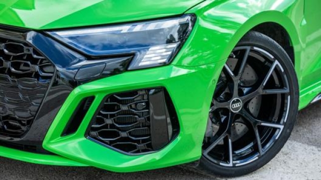 Finiture lucide a contrasto per l'Audi Rs3 Sportback