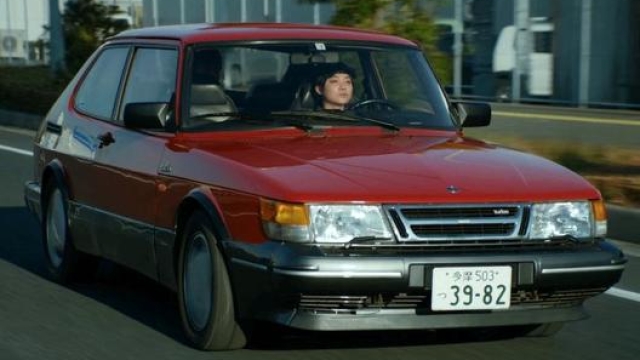 La Saab 900 Turbo guidata dall'attrice  Toko Miura