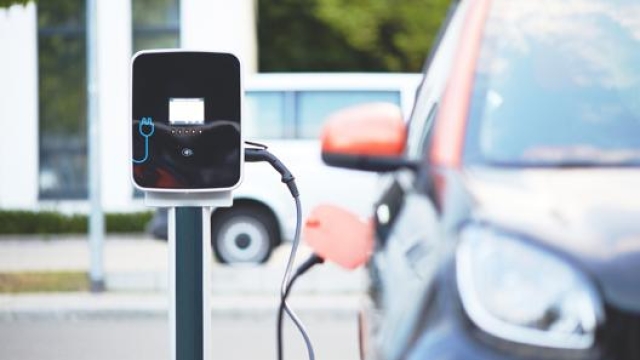 L'aumento dei prezzi del litio potrebbe limitare la diffusione dei veicoli a zero emissioni