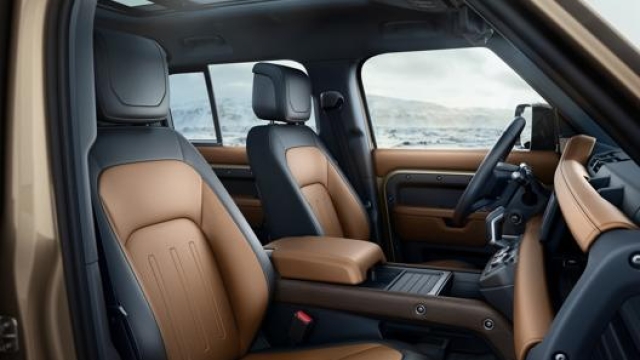 Comfort, spazio e lusso abbondano nel nuovo Land Rover Defender