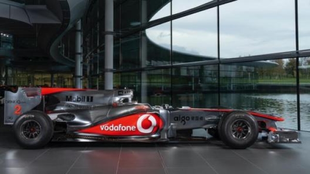 Questa McLaren del 2010 entra nella storia anche per il prezzo a cui è stata venduta: oltre 5 milioni di euro (foto @rmsothebys)