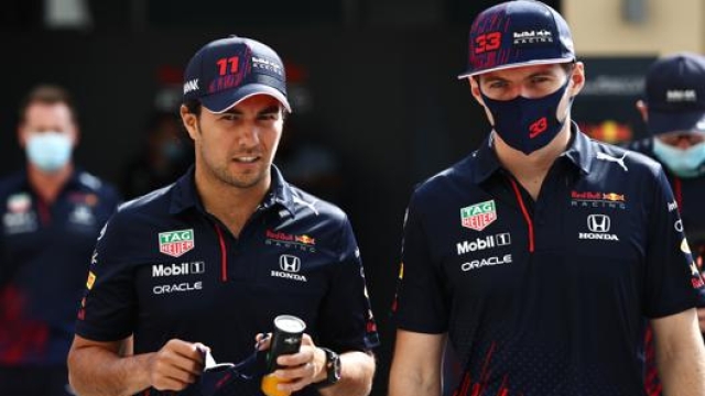 Sergio Perez,  32 anni, a sinistra: nell’ultimo GP del 2021 è stato decisivo per il successo iridato di Verstappen. Getty Images