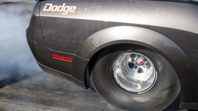 La Dodge Challenger Srt Hellcat di serie eroga una potenza superiore ai 700 Cv