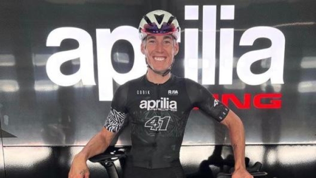 Aleix Espargaro, 32 anni, è un grande appassionato di ciclismo, sport che pratica per allenarsi in vista dei GP (foto @aleixespargaro)