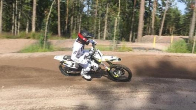 Raikkonen ama anche le due ruote motorizzate. Il motocross è parte integrante del suo allenamento (foto @kimimatiasraikkonen)