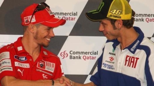 Casey Stoner, 36 anni (a sin.), e Valentino Rossi, 42, sono stati grandi rivali in MotoGP (foto @official_cs27)