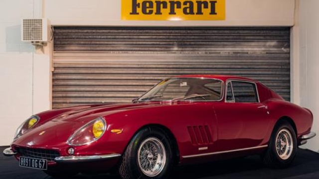 La Ferrari 275 GTB/4 del 1966  assegnata  alla cifra di 2.367.500