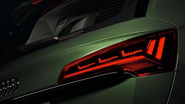 La firma luminosa posteriore della nuova Audi Q5