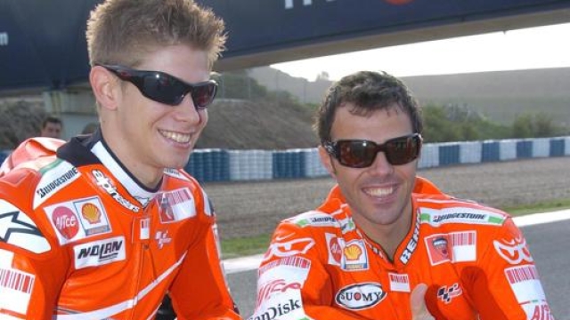 Casey Stoner e Loris Capirossi, compagni in Ducati nel 2007: l’australiano vinse il titolo piloti e la rossa il mondiale costruttori MotoGP