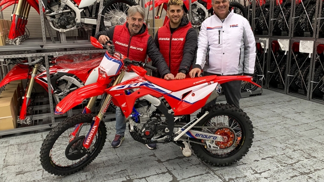 Da sinistra: Gianni Belloni, Samuele Bernardini, Egidio Motta a.d. di Honda-RedMoto
