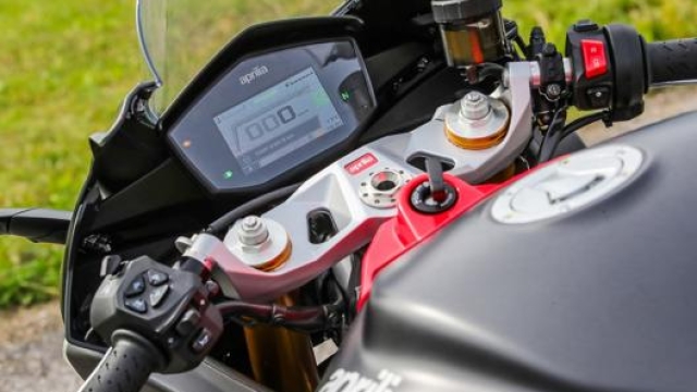 L’elettronica dell’Aprilia RS 660 è da far invidia anche a una moto di cilindrata doppia