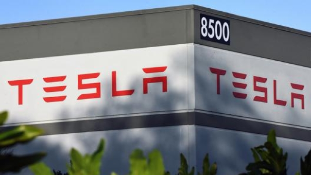 Tesla ha venduto poco meno di 180 mila auto nei primi sei mesi dell’anno