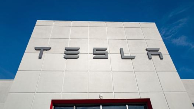 Tesla potrebbe anche iniziare a produrre aerei elettrici