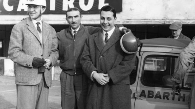 Mario Poltronieri, a destra, nel 1958 a Monza.