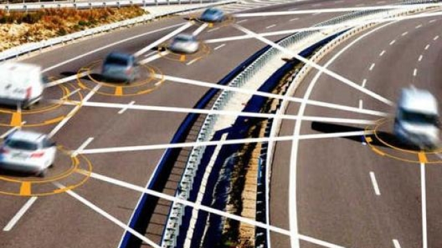 Le connettività tra veicoli è uno degli elementi fondamentali della smart road