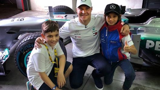 Kimi ha potuto conoscere Bottas e Hamilton, parlando con loro sia nel GP di Monaco 2018 che in quello di Monza 2019