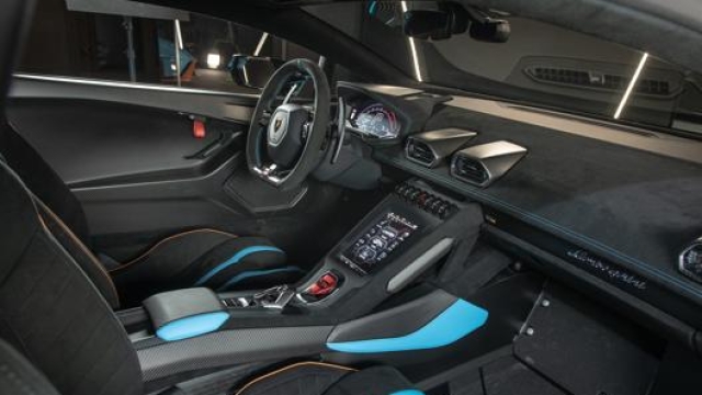 Lamborghini Huracán Sto dispone di tre modalità di guida: Sto, Trofeo (con Esc attivato oppure spento) e Pioggia