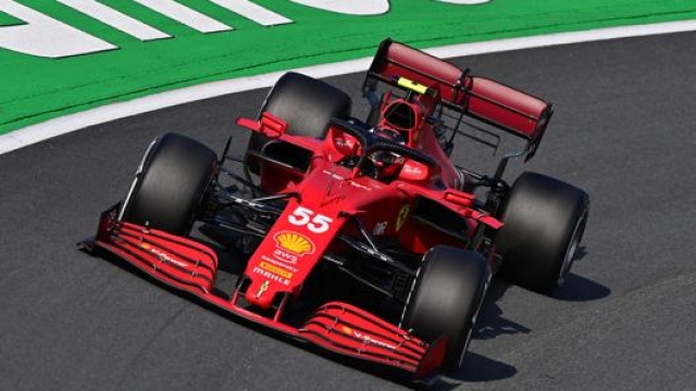 Carlos Sainz alla guida della Ferrari. Afp