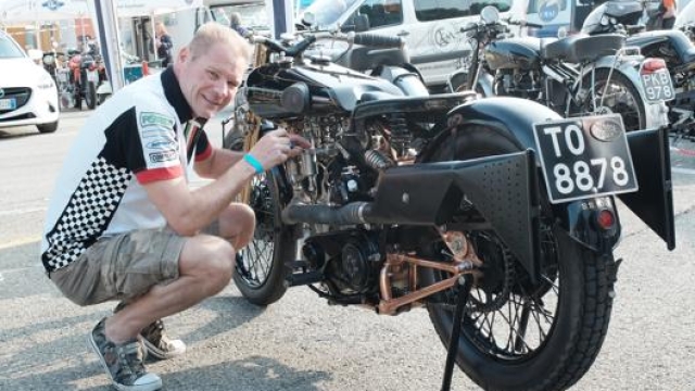 Alessandro Altinier, il più importante commerciante europeo di moto d’epoca con una Brough Superior SS100 da 150.000 euro